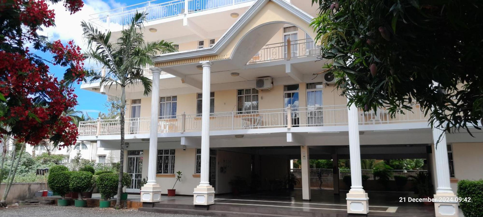 Alpha Villa Flic en Flac Exterior photo